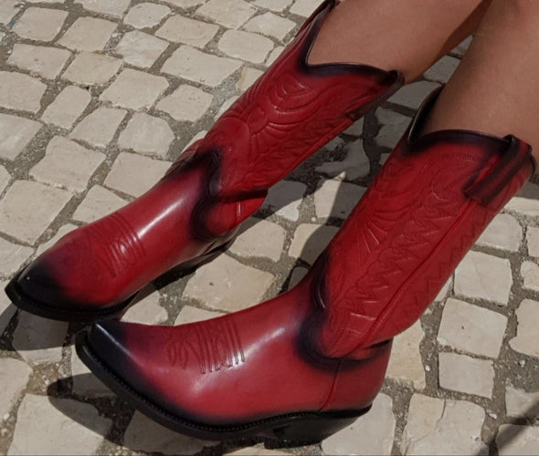 Women's boots in red style cowboy all leather with pointed toe and heel