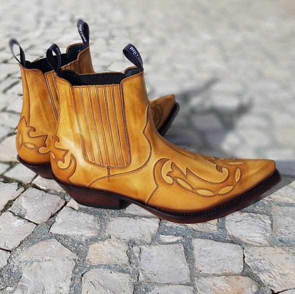 Glamorous men's ankle boots in aged yellow
